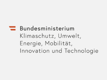 Logo Bundesministerium für Klimaschutz, Umwelt, Energie, Mobilität, Innovation und Technologie in Farbe auf grauem Hintergrund