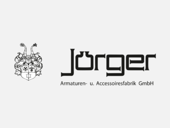 Logo Jörger in Farbe auf grauem Hintergrund